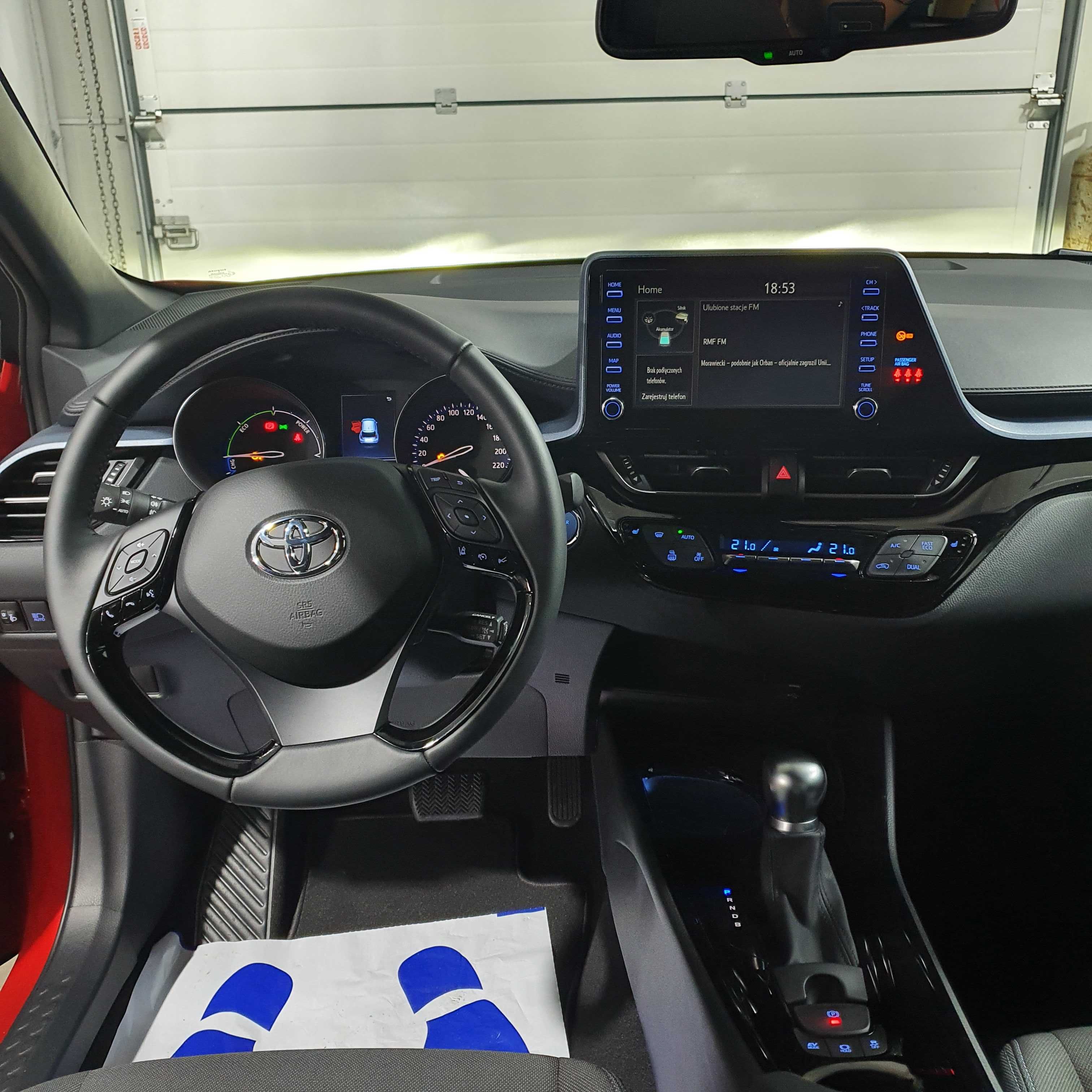 Toyota CHR automat hybryda wynajem długoterminowy wypożyczalnia aut