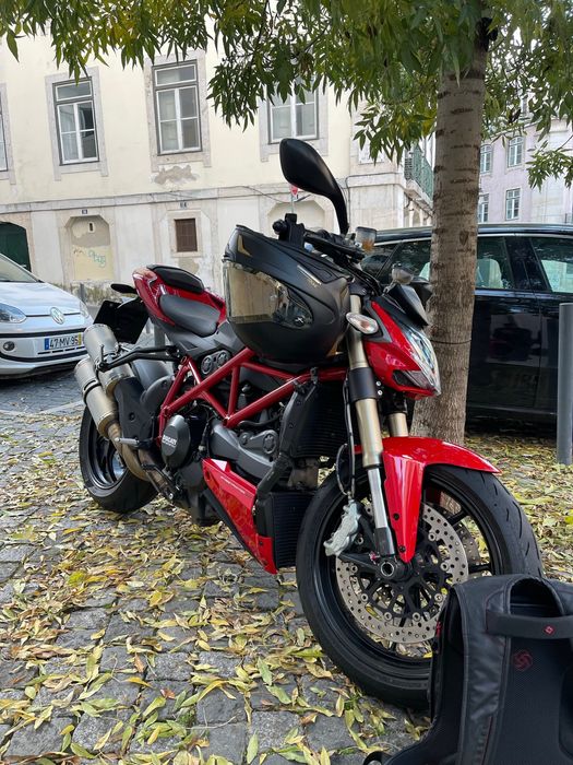 Ducati Streetfighter 848 como nova