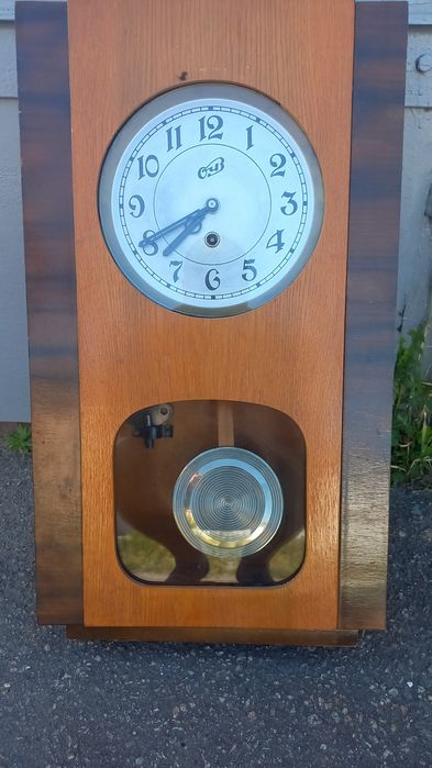 Продам часы настенные ОЧЗ самозаводные