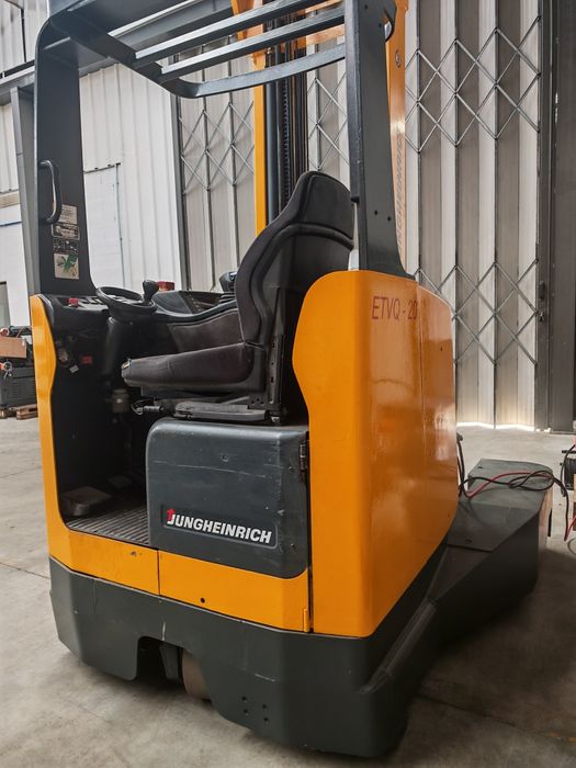 Empilhador Elétrico Lateral Multidirecional Jungheinrich ETV Q20