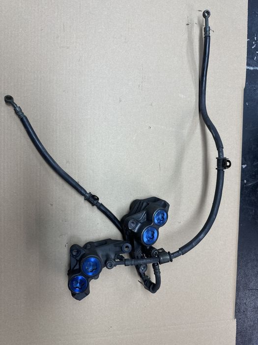 Yamaha R6 RJ03 Zaciski Komplet Przód