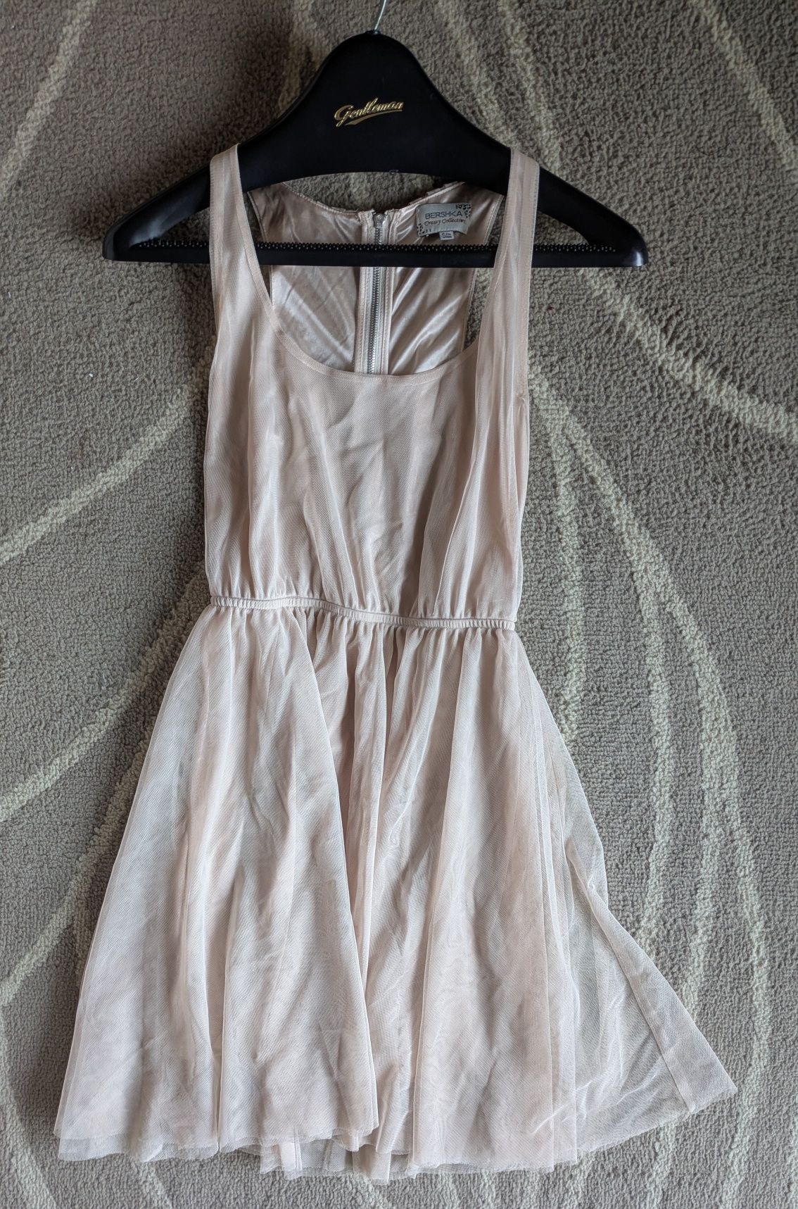 Vestidos e saia S
