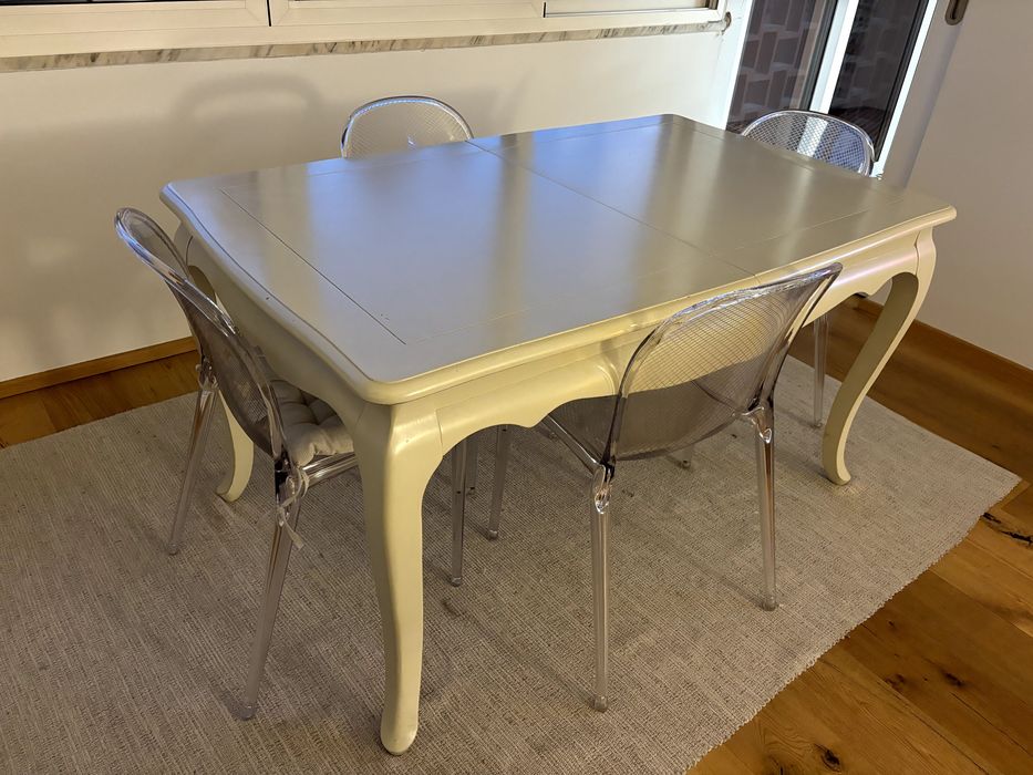 Mesa vintage em madeira maciça, branco lacado