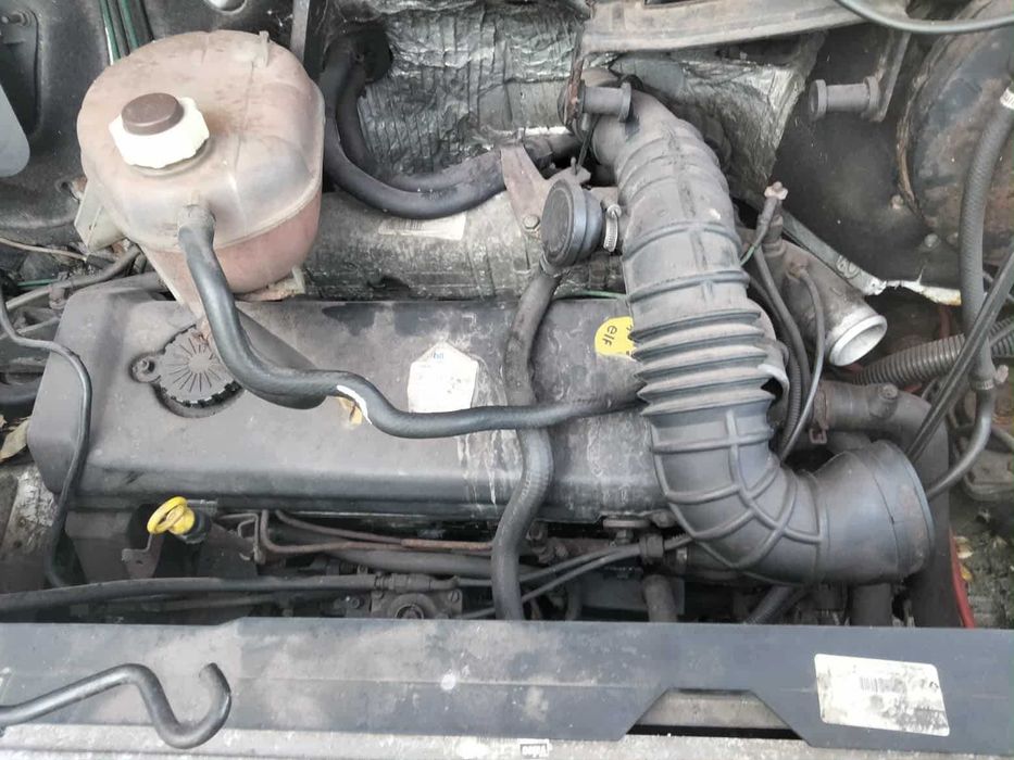 Silnik skrzynia master Movano  2.8