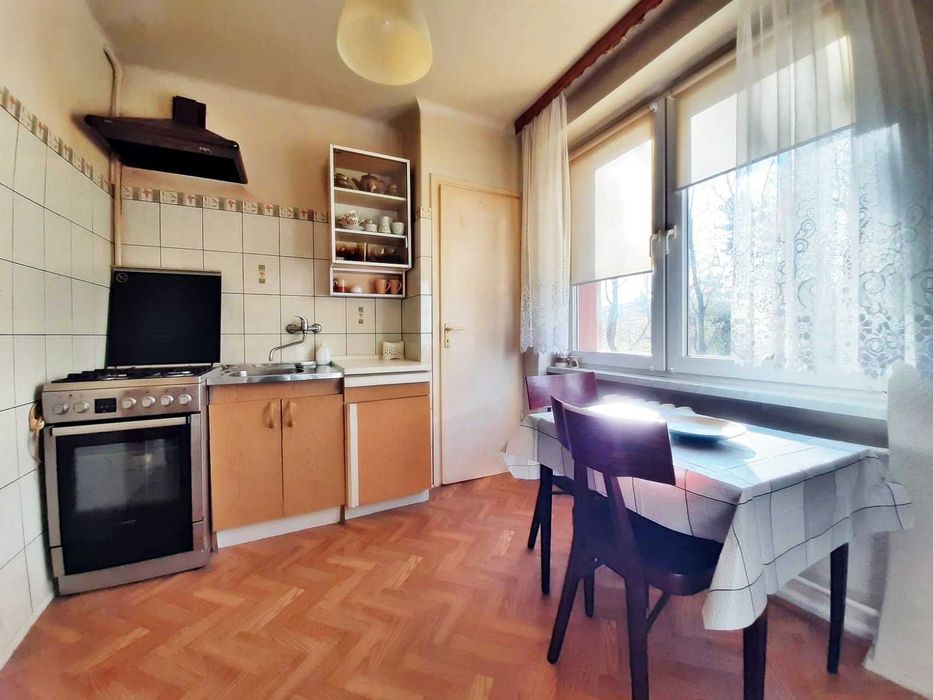 Duża kawalerka z miejscem postojowym na ul. Lenartowicza