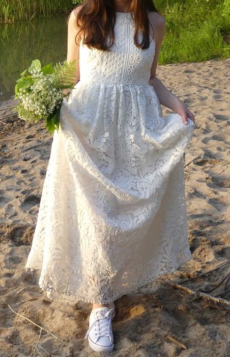 Biała suknia ślubna z koronki ASOS Y.A.S