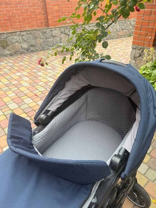 Продам коляску Anex m/type 2 в 1. 6500. Торг.