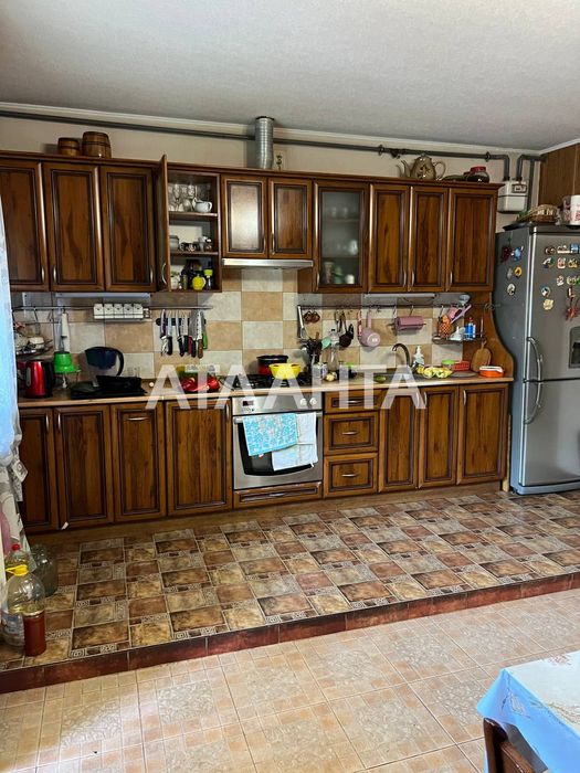 Унікальна пропозиція будинок та бізнес