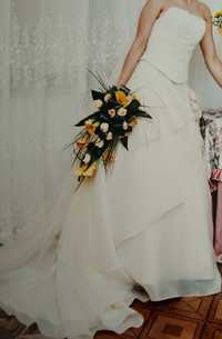 Vestido de Noiva + Mantilha