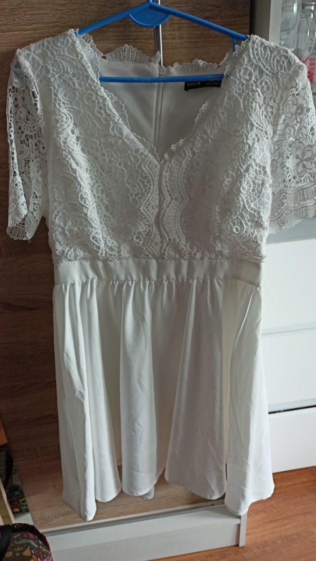 Biała koronkowa sukienka L