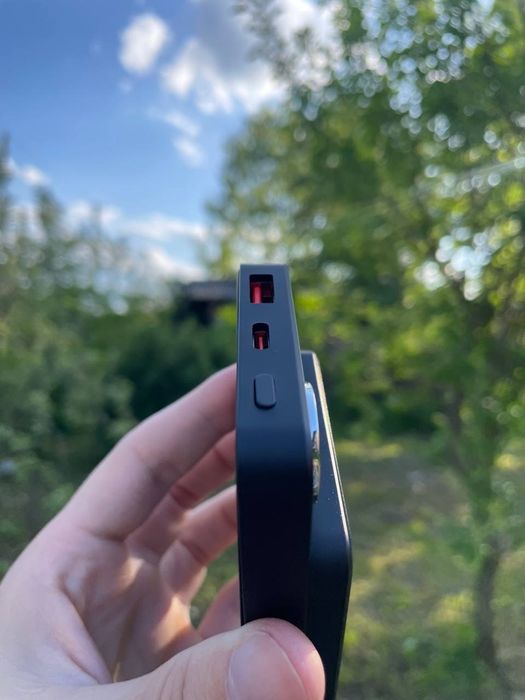 Магнітний безпровідний Павербанк 10 000 mAh — заряджай все!