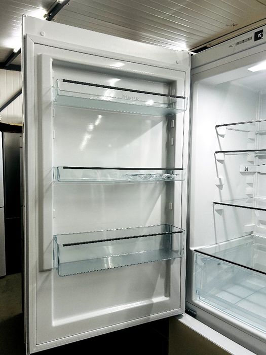 Холодильник Miele KFN 29142