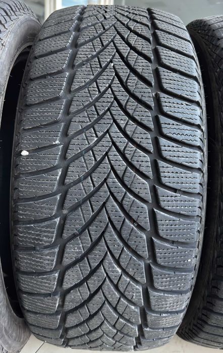 Продам зимові шини 235/45 R18 88T Goodyear UltraGrip ICE2
