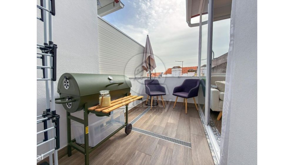 Apartamento T1+1 com Terraço