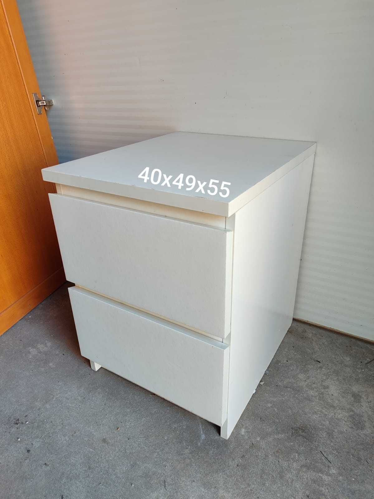 Mesa cabeceira IKEA