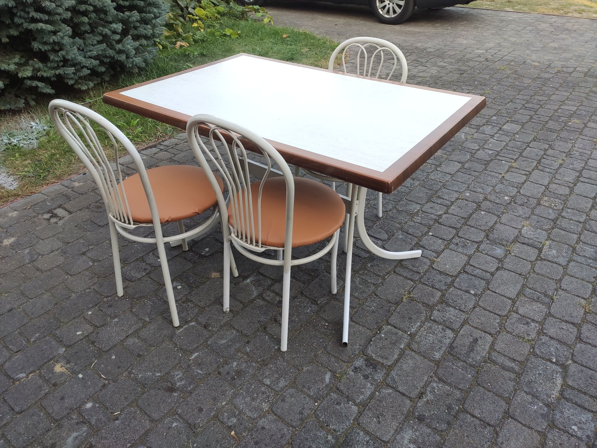 Stół + 3 krzesła
