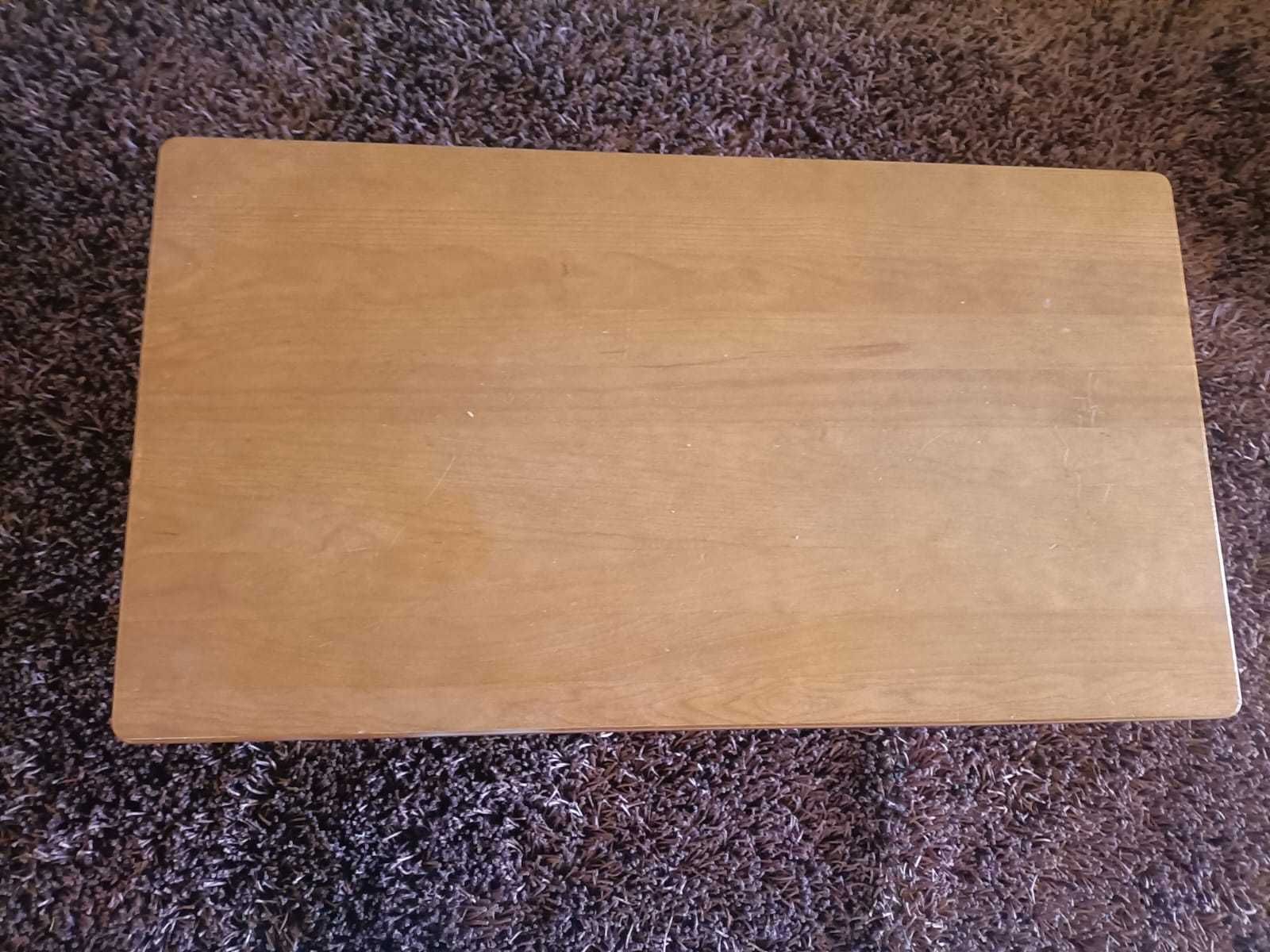 Mesa de centro de sala de madeira