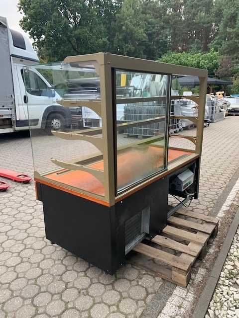 Lada witryna chłodnicza cukiernicza 1,4 m. I inne urządzenia.