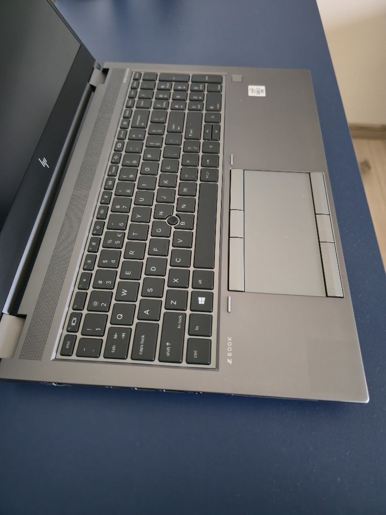 Laptop HP Zbook Fury 15 Mobile  G7 i7-10850H/32/512