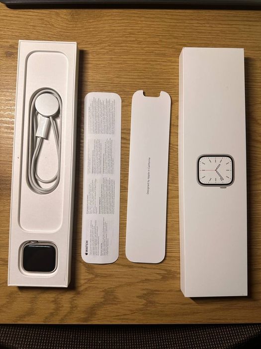 Apple Watch Series 7 41mm Starlight | гарний стан | коробка, ремінці