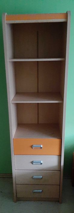 Regał na książki z szufladami