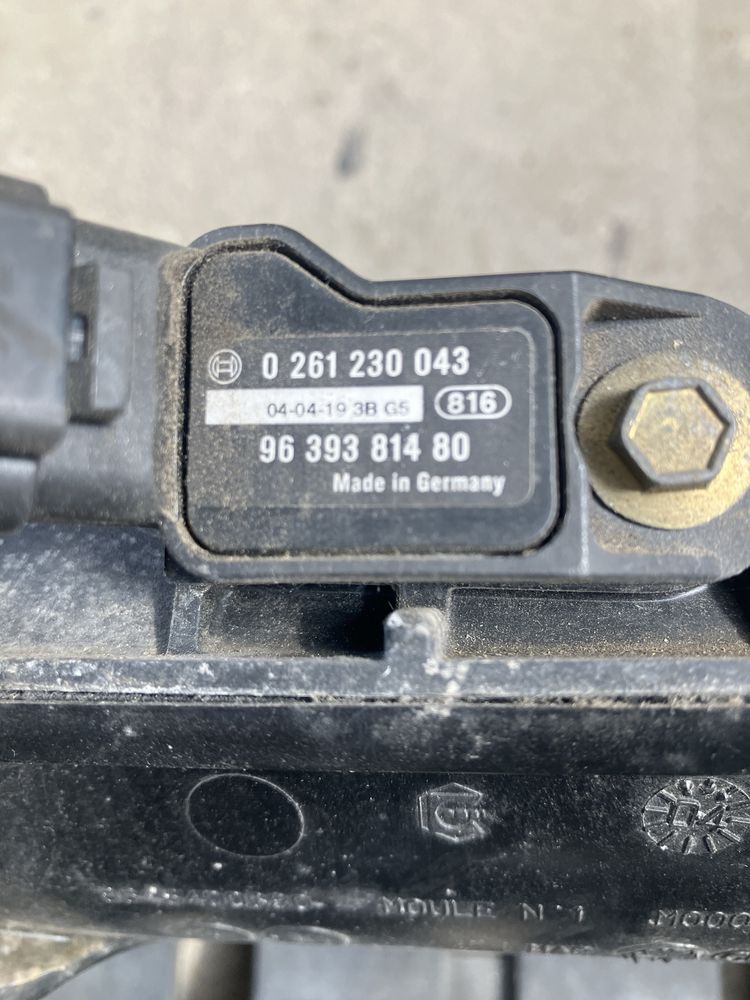 Peugeot 206 - kolektor ssący czujnik map sensor