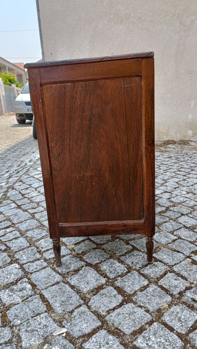 Cómoda 4 gavetas