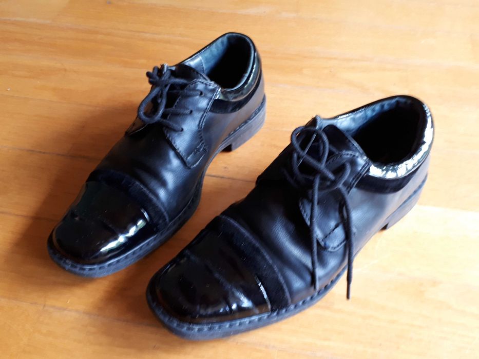 Eleganckie buty dla chłopca