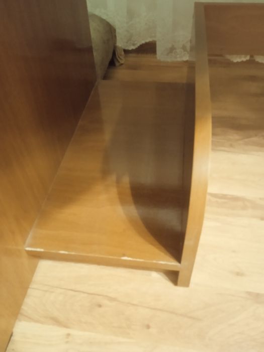 Продам комп'ютерний стіл б/у в гарному стані