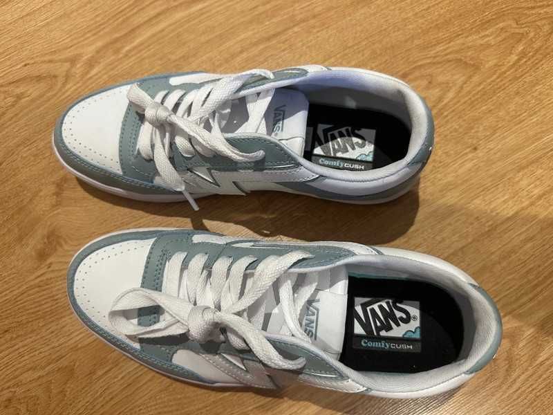 Vans Lowland ComfyCush em pele azul