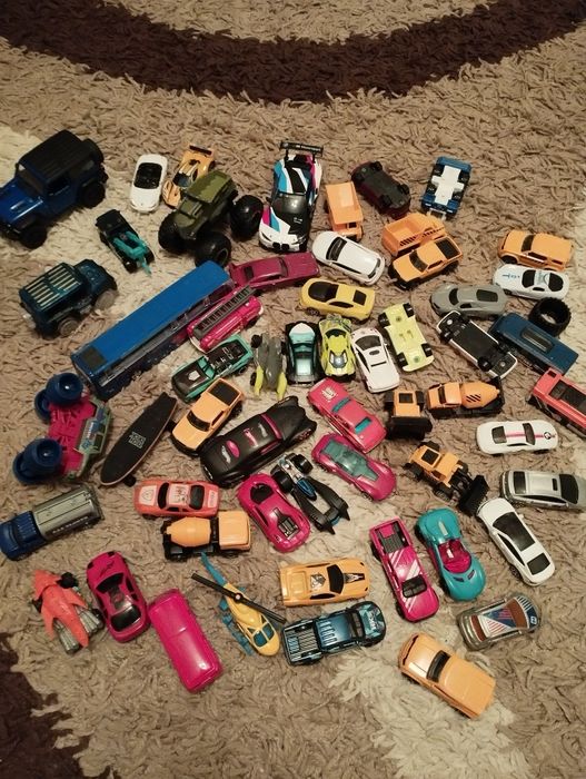 Autka do zabawy używane hot wheels