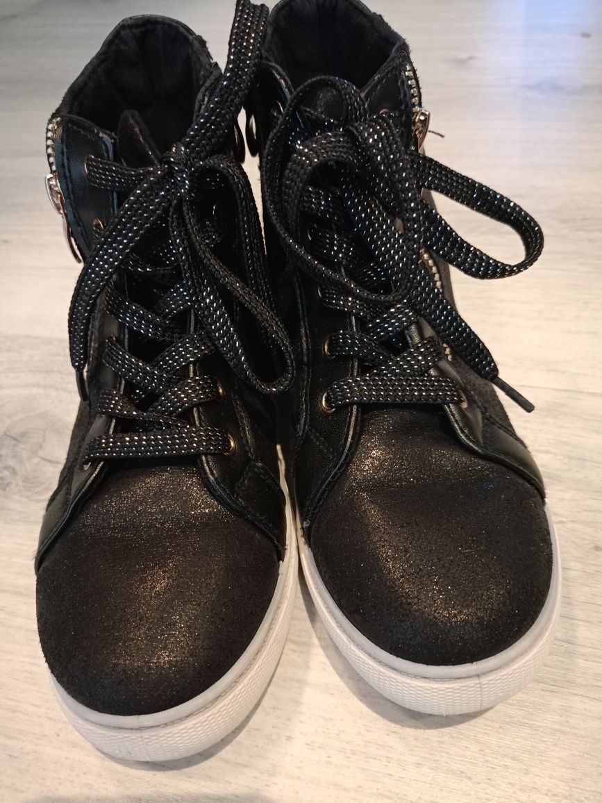 Buty r. 35 czarne