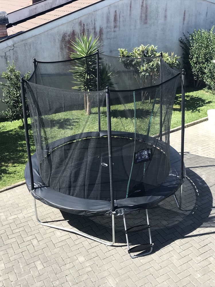 Trampolim para festas