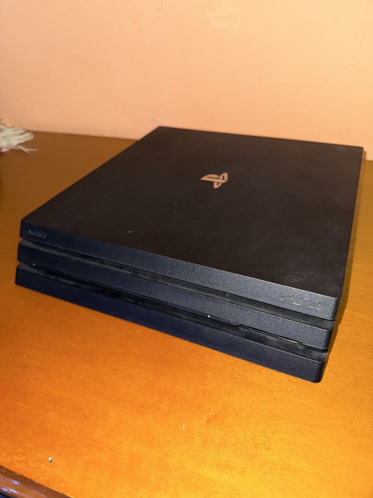 Продам ps 4 pro, торг умісний