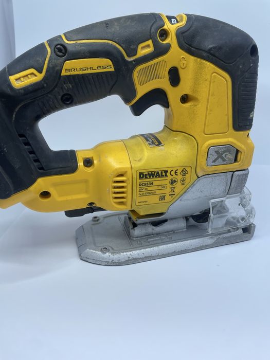 Wyzynarka Dewalt DCS334