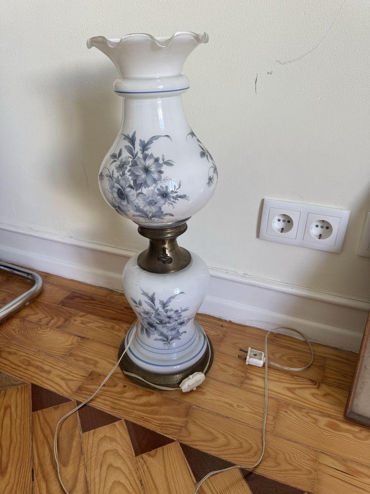 Candeeiro de porcelana vintage