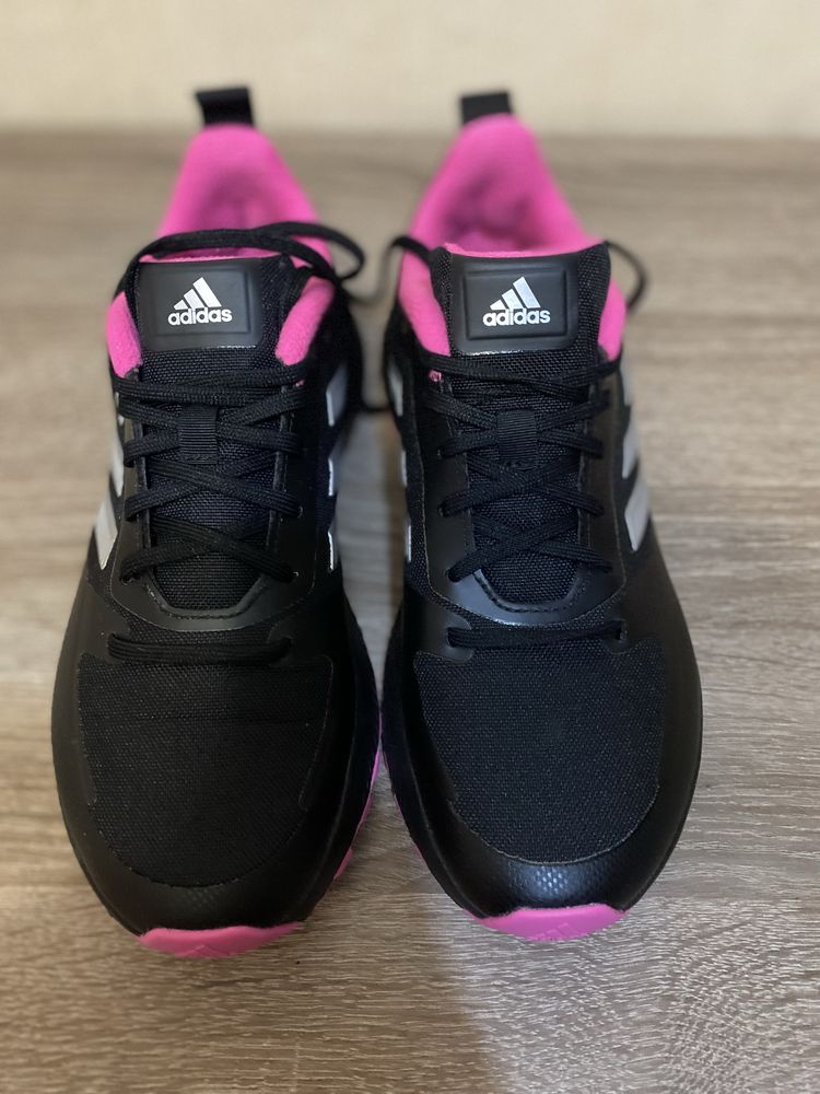Кросівки жіночі adidas