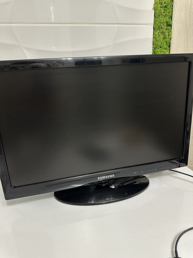Телевізор LED-телевизор Модель: UE19D4003BW діагональ 18ʼ