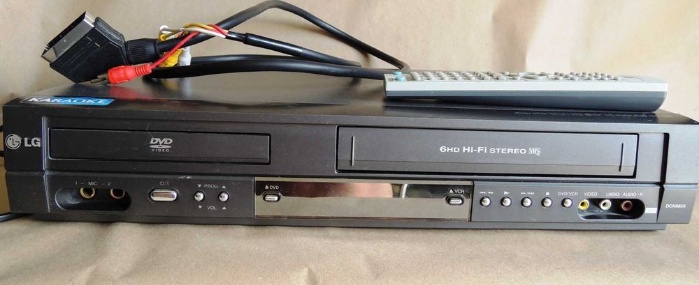 DVD програвач відеорекордер HF з пультом LG DCK685X