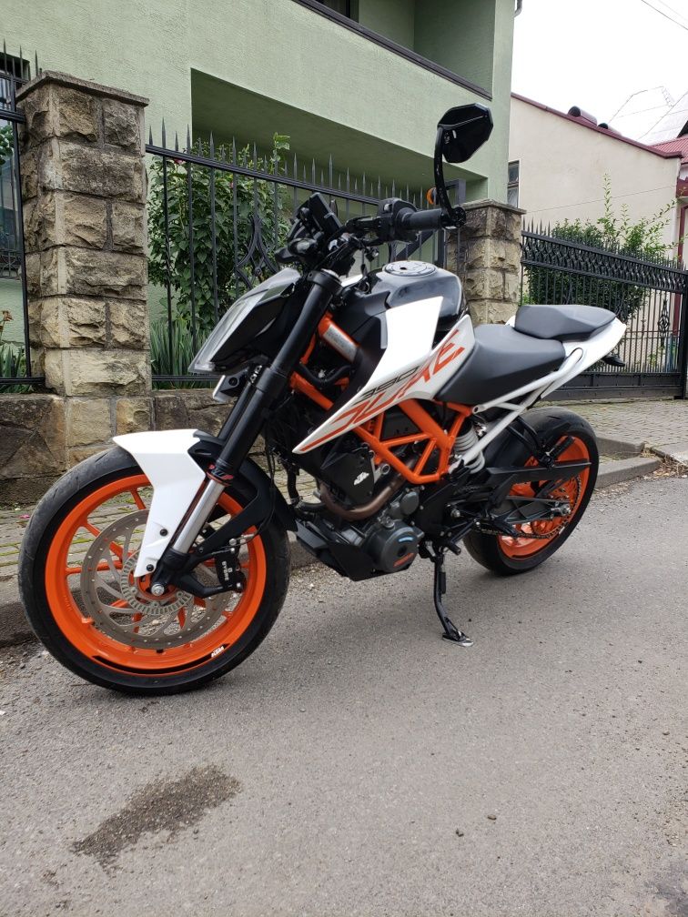 Мотоцикл KTM Duke 390i