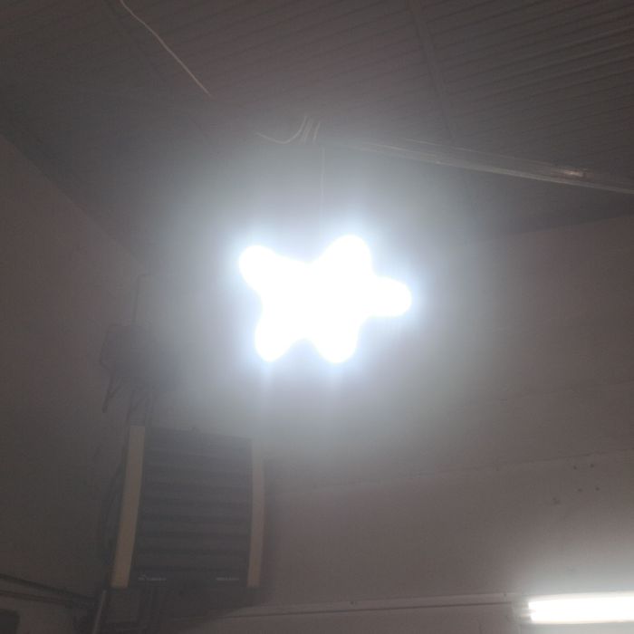Lampa garażowa skladana led mocna E27