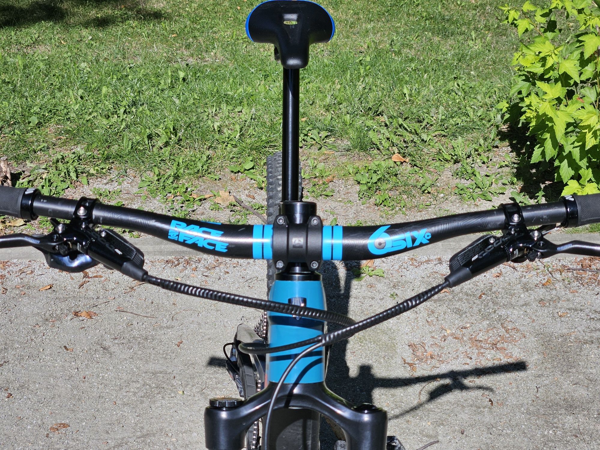 Trek Slash 8 M/L  (Karbon, race face, X01, Code RSC, maxxis)