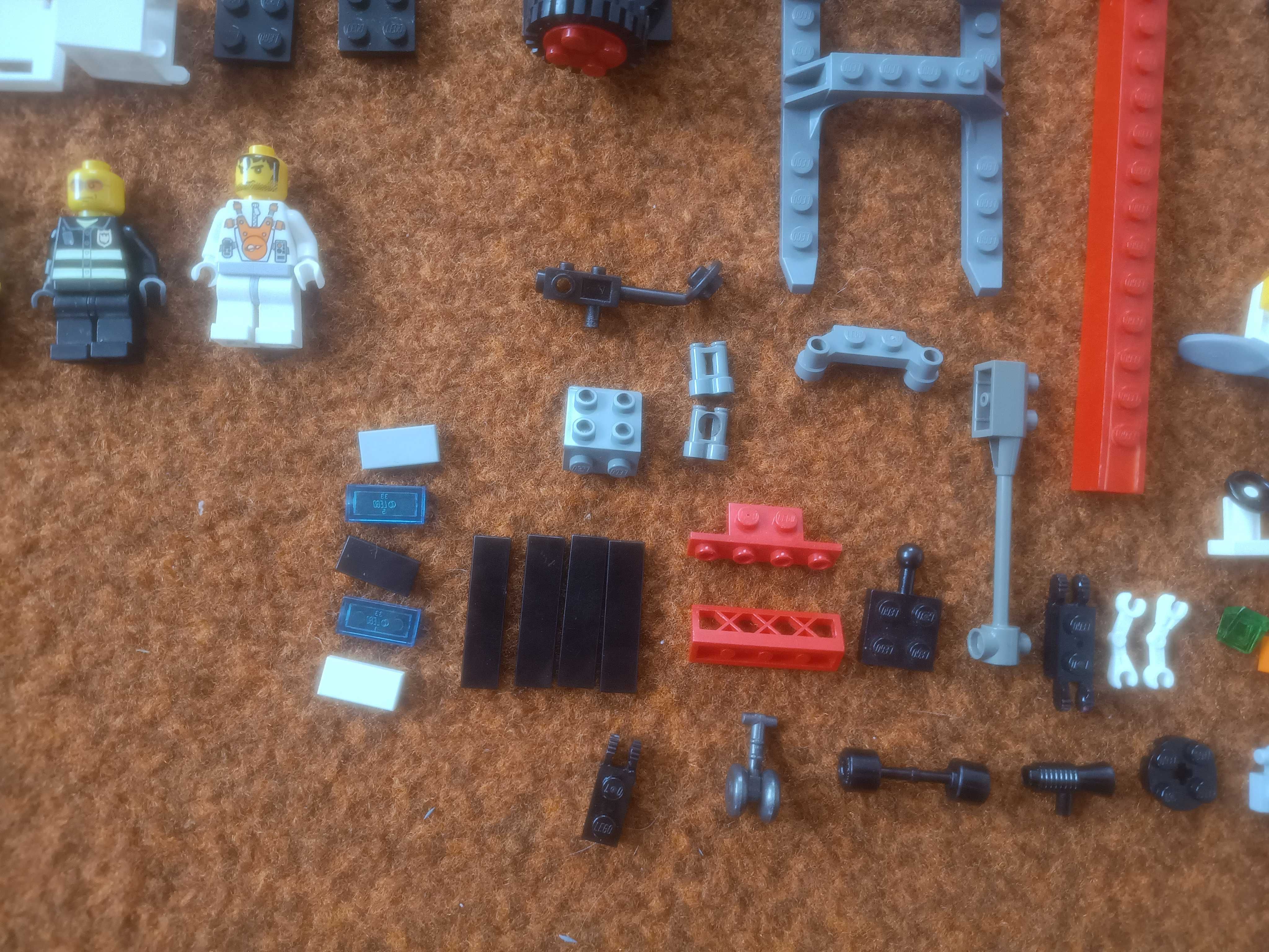 Elementy klocków LEGO