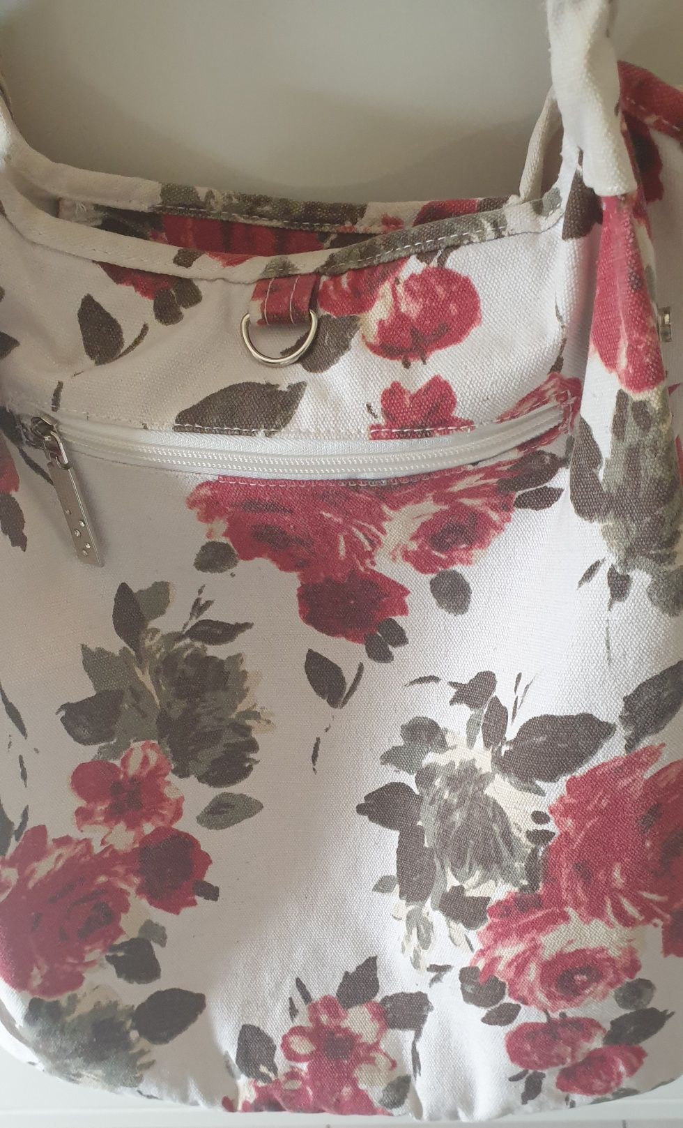 Torebka materiałowa w czerwone róże Butik