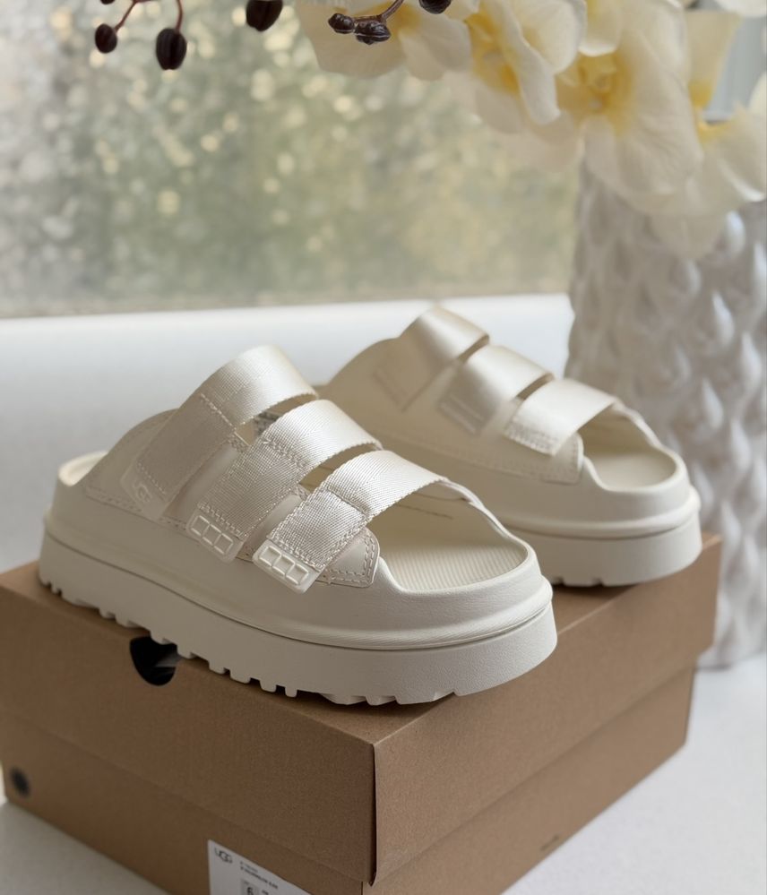 Шльопанці UGG Goldenglow Slide оринінал. US 7 / EU 38 розмір.