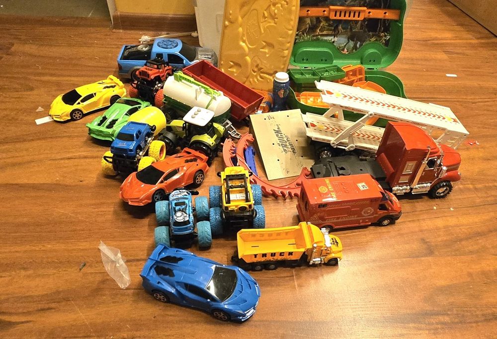 Duży zestaw zabawki samochody traktor dla chłopca dziecka