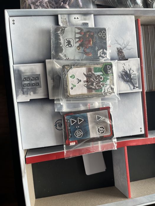 D.E.I. Divide Et Impera EN z figurkami