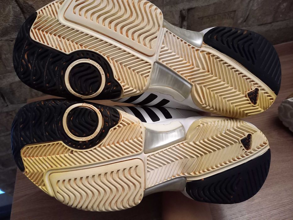 Кроссовки теннисные adidas размер 36.