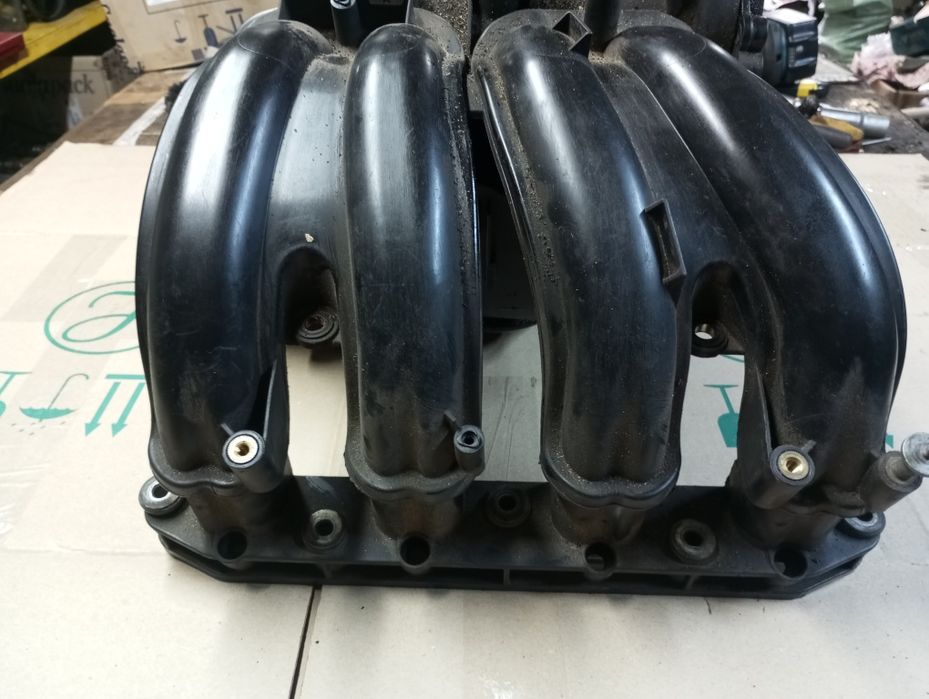 Колектор впускний N42 N46 1.8 2.0 Bmw E46
