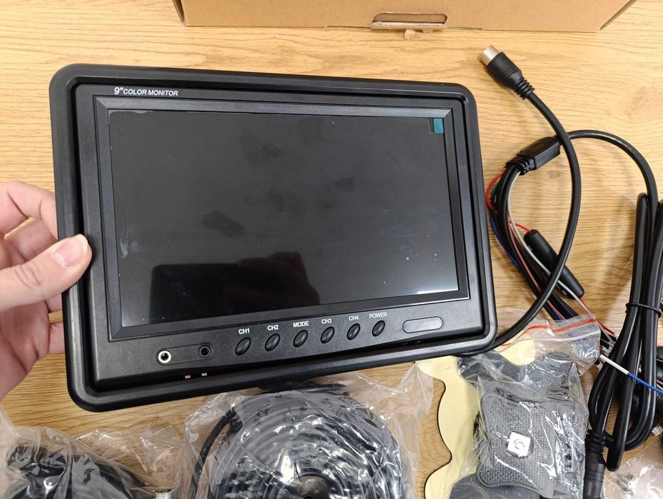 2x Kamera Cofania z Monitorem 9"